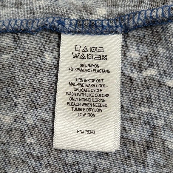 2 for$15 Jones New York Women’s Kelly Printed V-Neck Blouse - Picture 5 of 9